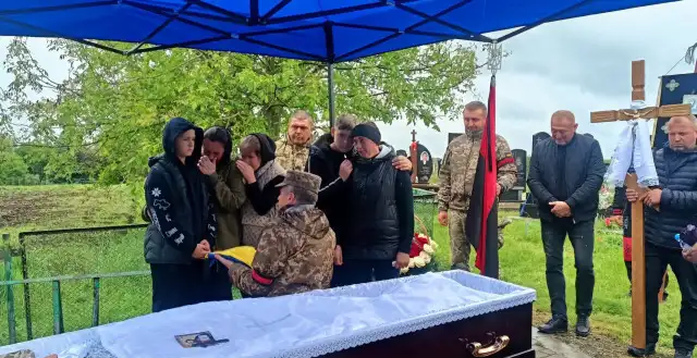 Підгайцівська громада попрощалася з полеглим Захисником Павлом Плисюком