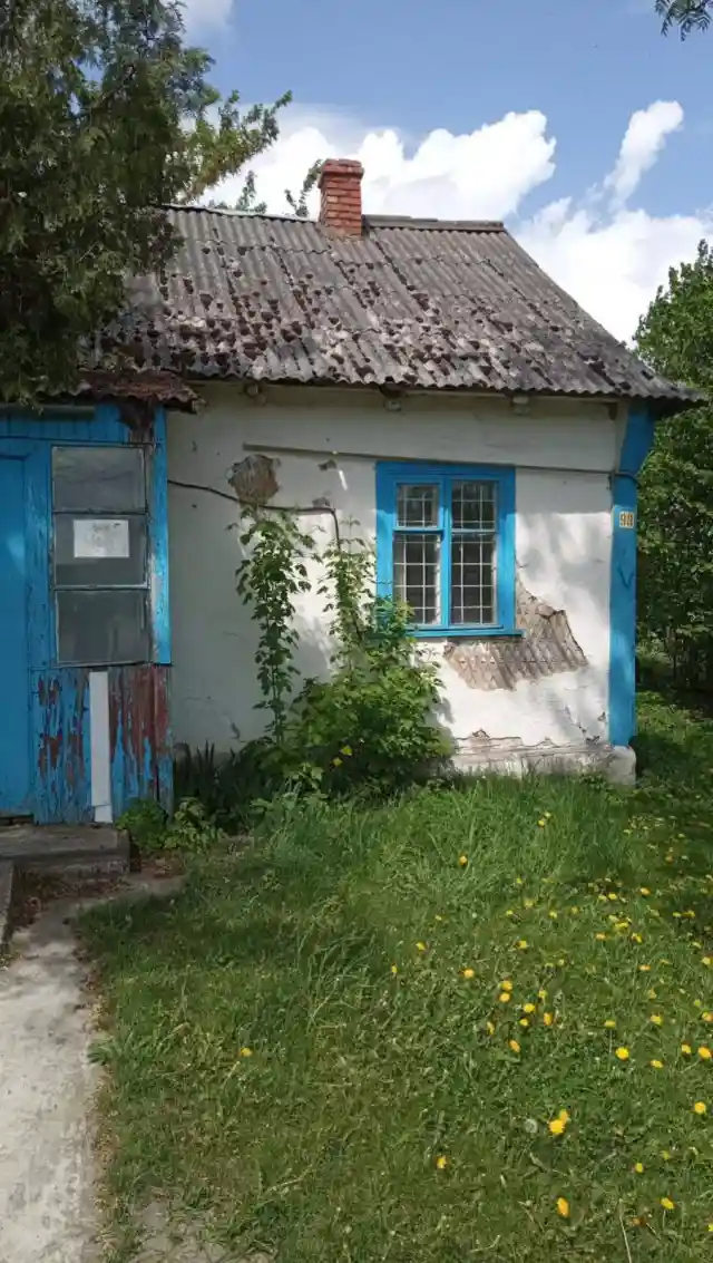 На Волині виставили на аукціон адмінбудівлю з 40-х років за стартовою ціною 209 тисяч